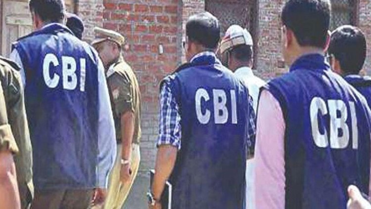 बैंक खातों में करोड़ों आने के मामले में मुरादाबाद-संभल में सीबीआई छापा