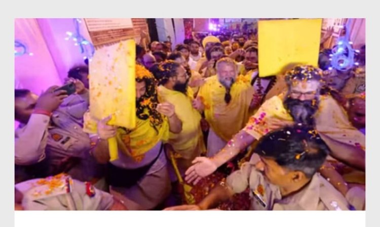 प्रेमानंद महाराज की रात्रि पदयात्रा फिर से हुई शुरू, उमड़ा जन सैलाब
