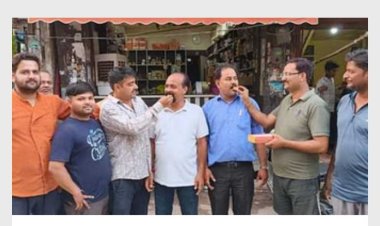 सुप्रीम कोर्ट की रोक से सेवायतों में खुशी की लहर, एक-दूसरे को खिलाई मिठाई
