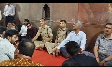 वृन्दावन के विश्व प्रसिद्ध बांकेबिहारी मंदिर कॉरिडोर और मंदिर के ट्रस्ट की घोषणा को लेकर गोस्वामी समाज के लोगों में आक्रोश।*