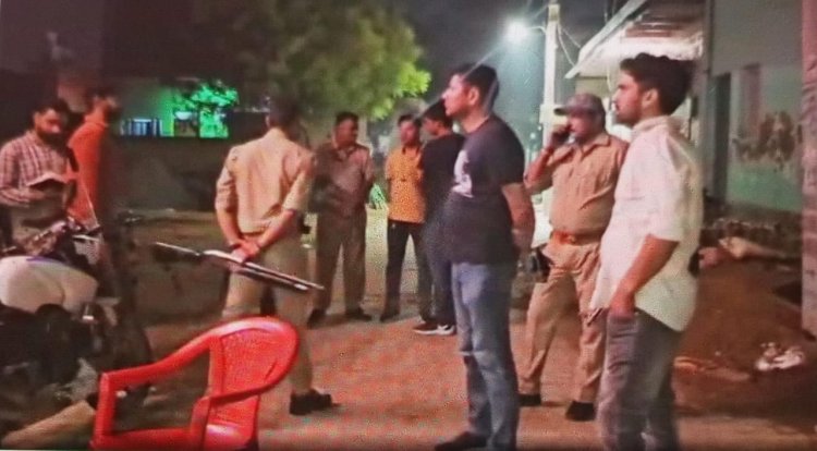 मथुरा । धोरेरा गांव में बीए की छात्रा पर युवक ने किया कुल्हाड़ी से हमला