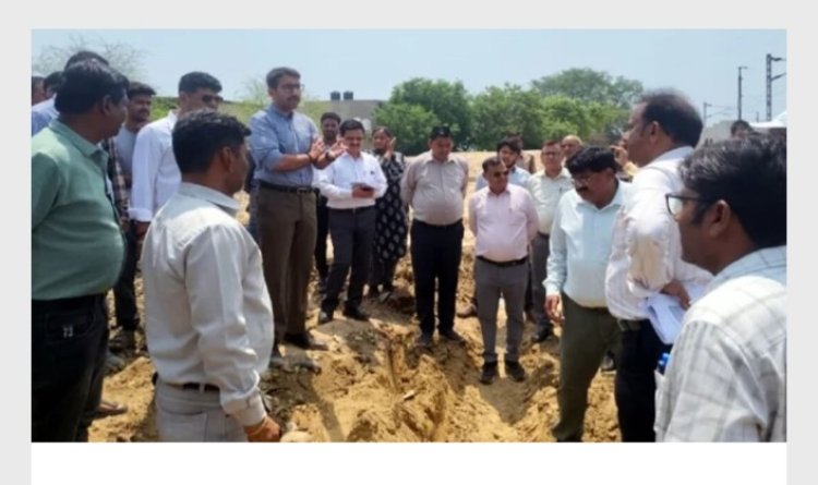 रेलवे लाइन विस्तार कार्य के चलते बार बार हो रहे जल भराव पर नगर आयुक्त ने रेलवे के अधिकारियों की लगाई क्लास