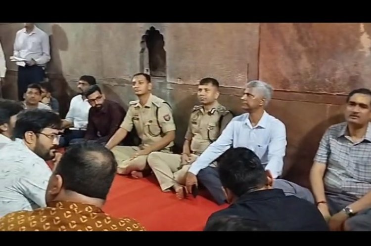 वृन्दावन के विश्व प्रसिद्ध बांकेबिहारी मंदिर कॉरिडोर और मंदिर के ट्रस्ट की घोषणा को लेकर गोस्वामी समाज के लोगों में आक्रोश।*