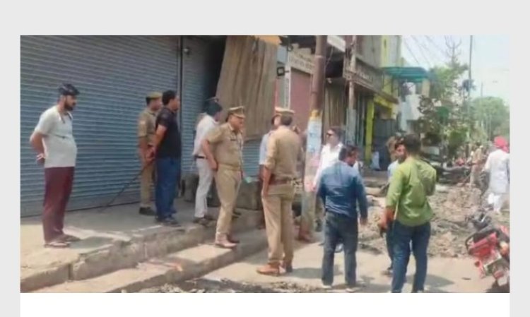 मथुरा में नॉनवेज होटल के सामने जानवरों के अवशेष मिलने से आक्रोश