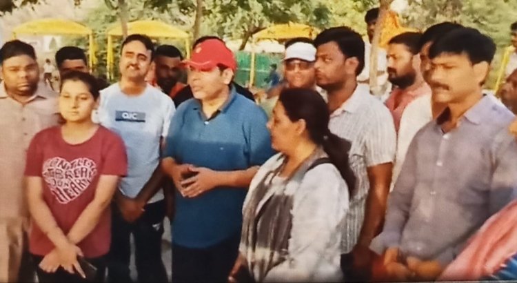 मथुरा । गऊघाट पूर्व ऊर्जा मंत्री ने प्लास्टिक मुक्त घाटअभियान का किया निरीक्षण