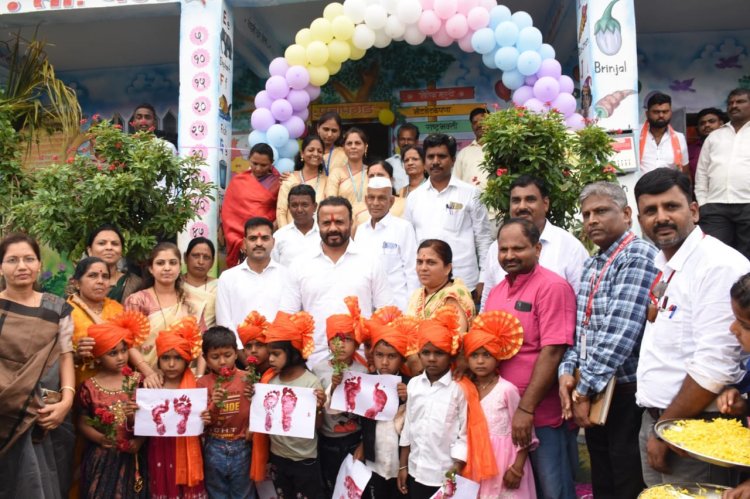 केंद्र व राज्य शासन शालेय शिक्षणासाठी विद्यार्थ्यांच्या पाठीशी पालकमंत्री जयकुमार गोरे यांनी केले विद्यार्थ्यांचे स्वागत