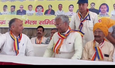 बुद्ध पूर्णिमा के अवसर पर सैनी समाज के कार्यक्रम मे पहुँचे पूर्व मुख्यमंत्री त्रिवेद्र रावत।