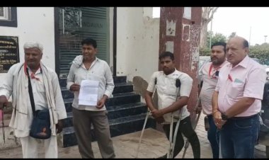 परिवहन  विभाग द्वारा  सीज हुई ई रिक्शा से बैटरी कंट्रोलर गायब