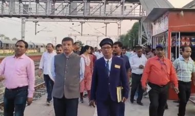 जगदीशपुर टिकानी में डीआरएम मनीष गुप्ता ने किया व्यापारी कक्ष का उद्घाटन, बोले— “जल्द बनेगा बड़ा माल गोदाम केंद्र