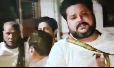 मथुरा - हिंदू बस्ती में मुस्लिम को मकान बेचने पर कॉलोनी वासियों ने किया विरोध, प्रोफेसर कॉलोनी का मामला।