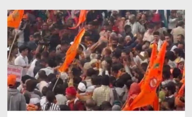 ब्रज भूमि की पावन धरा पर पहुंचे धीरेंद्र शास्त्री, भव्य स्वागत