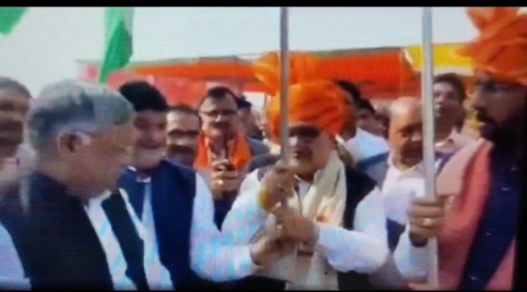 मथुरा - महावन : भाजपा प्रदेश अध्यक्ष ने आयराखेड़ा में रन फॉर यूनिटी पदयात्रा का शुभारंभ किया।